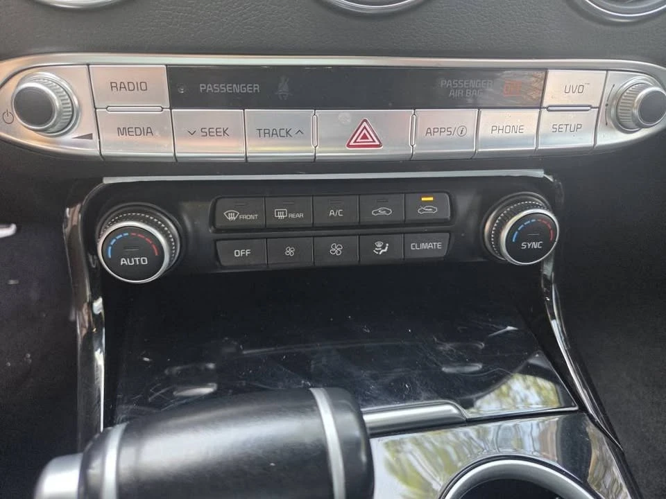2020 Kia Stinger GT - Image 15 of 19