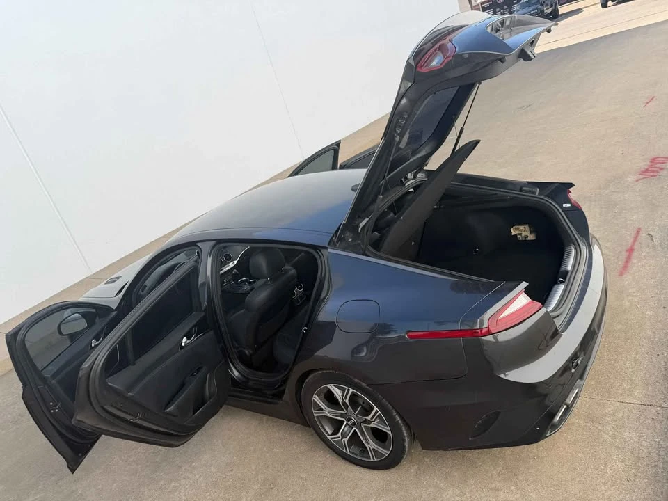 2020 Kia Stinger GT - Image 17 of 19