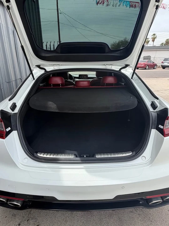 2020 Kia Stinger GT - Image 9 of 12