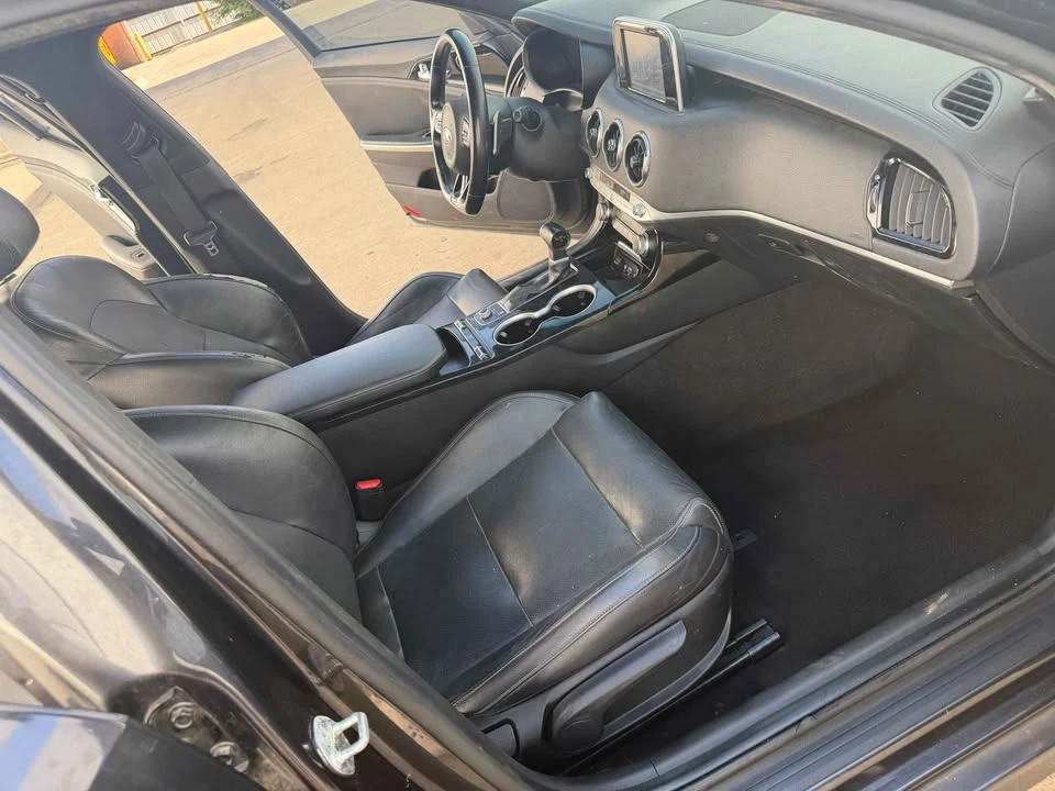 2020 Kia Stinger GT - Image 8 of 19