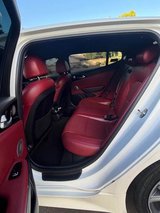 2020 Kia Stinger - Image 9 of 10