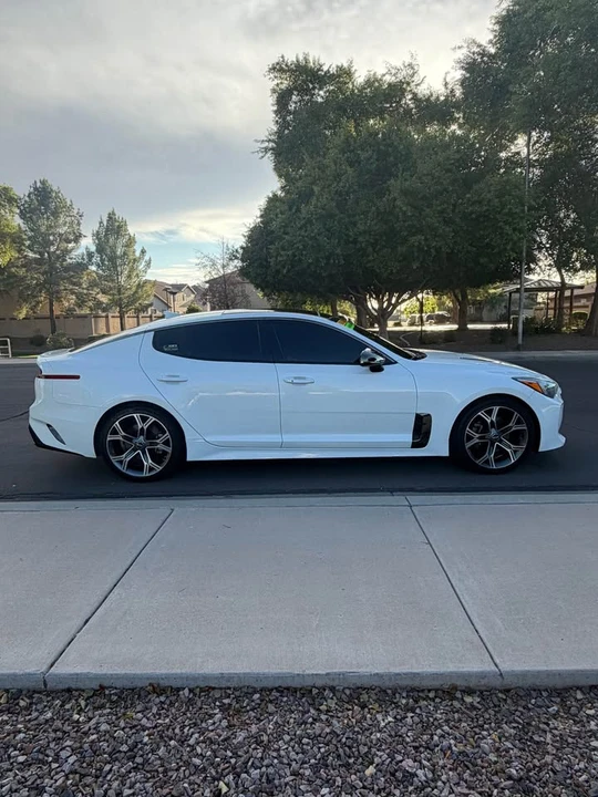 2020 Kia Stinger - Image 3 of 10