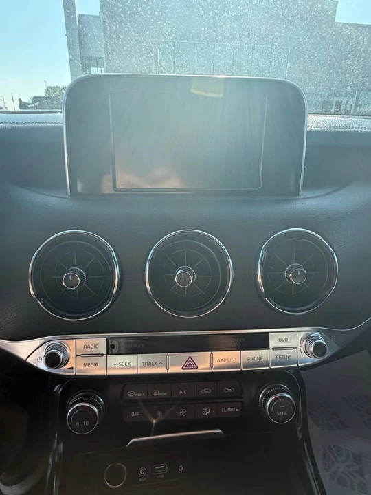 2020 Kia Stinger GT - Image 10 of 11