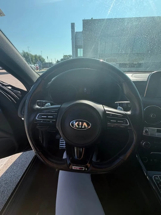 2020 Kia Stinger GT - Image 7 of 11