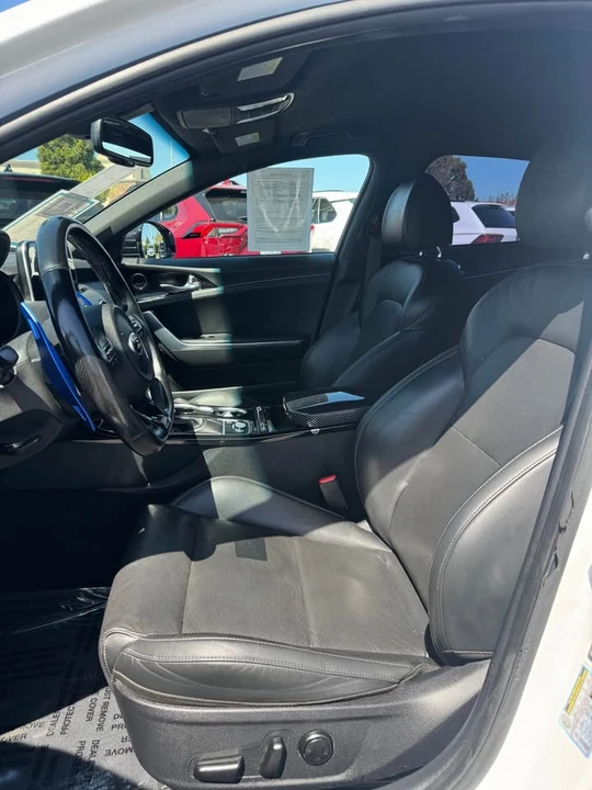2020 Kia Stinger GT - Image 9 of 13