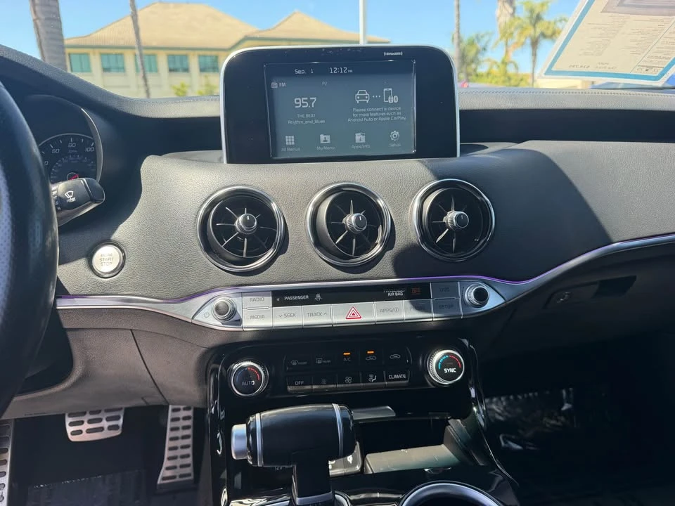 2020 Kia Stinger GT - Image 9 of 14