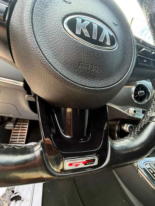 2020 Kia Stinger GT - Image 8 of 10