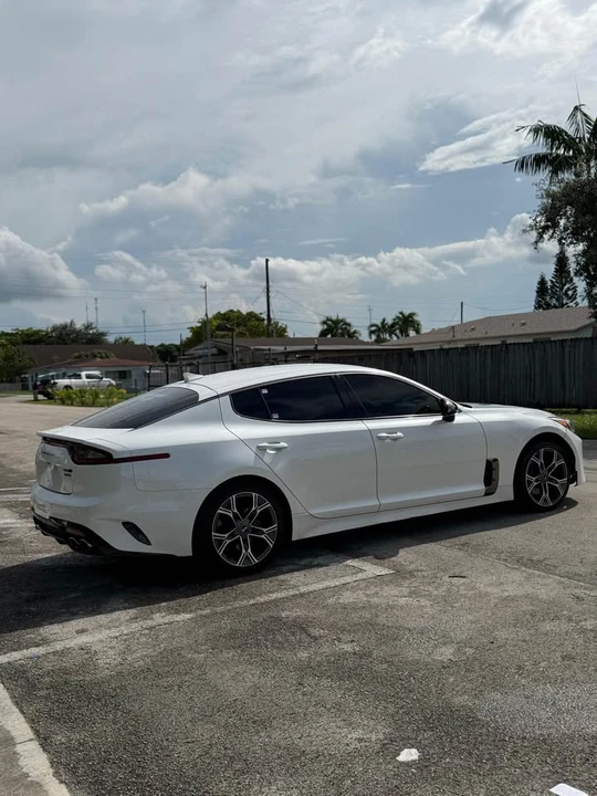 2020 Kia Stinger - Image 4 of 13