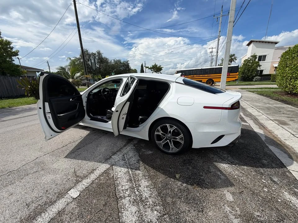 2020 Kia Stinger - Image 5 of 13