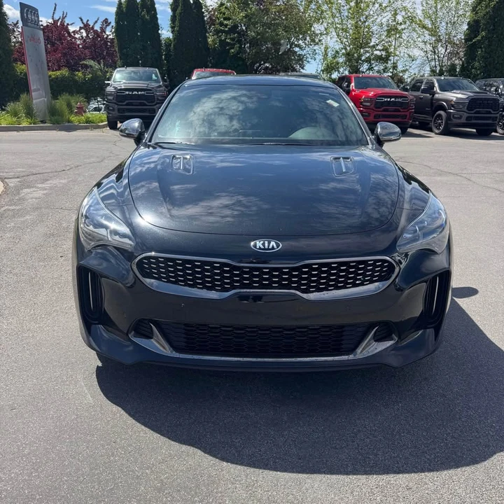 2020 Kia Stinger GT - Image 9 of 16