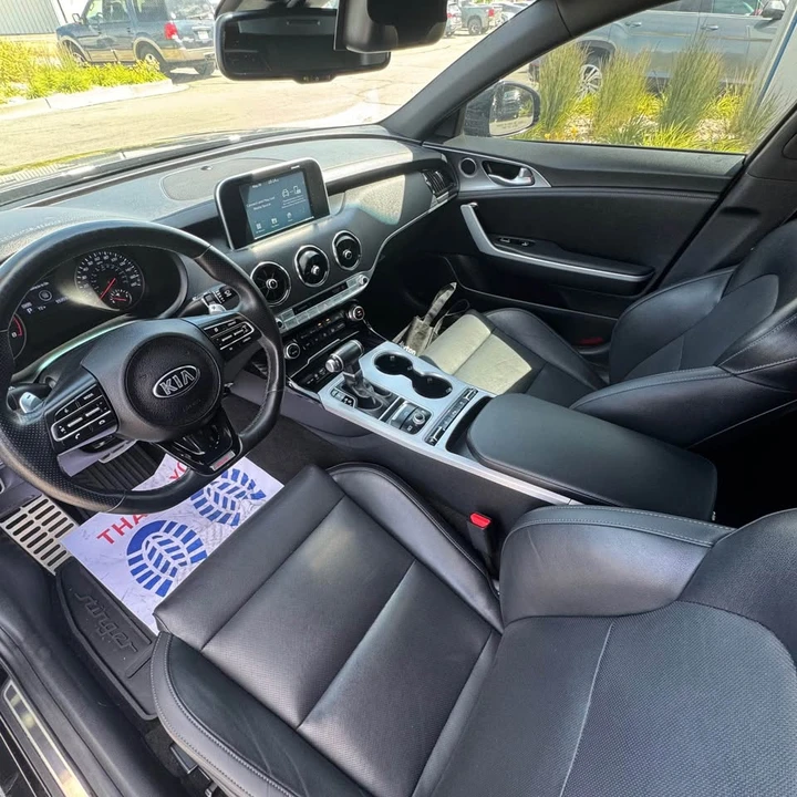 2020 Kia Stinger GT - Image 11 of 16
