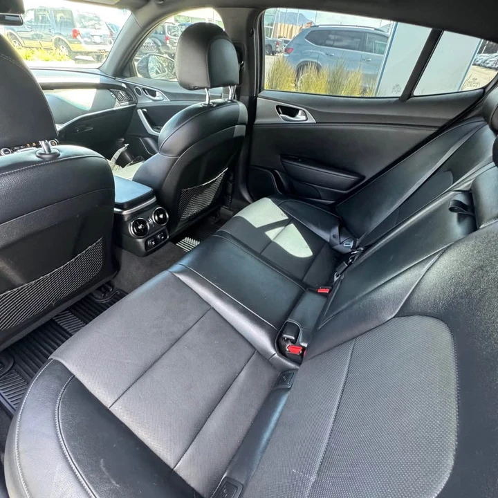 2020 Kia Stinger GT - Image 15 of 16