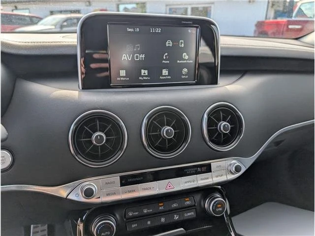 2020 Kia Stinger GT - Image 17 of 20