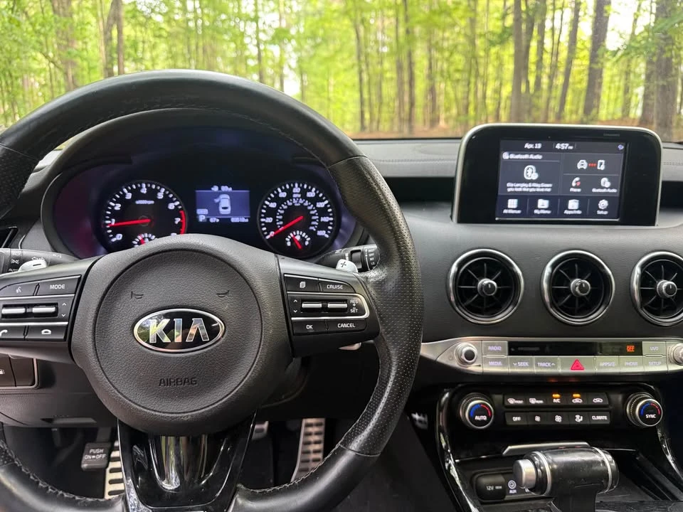 2020 Kia Stinger GT - Image 11 of 16
