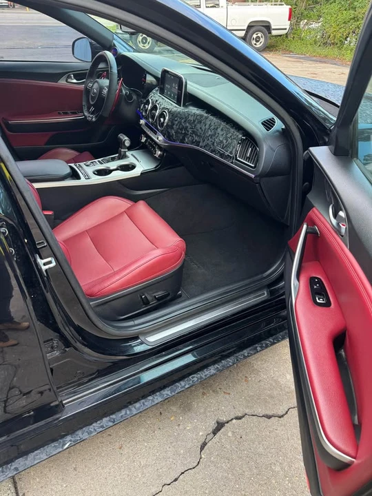 2020 Kia Stinger GT - Image 9 of 17