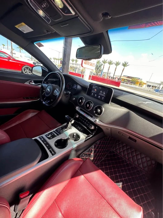 2020 Kia Stinger GT - Image 8 of 17