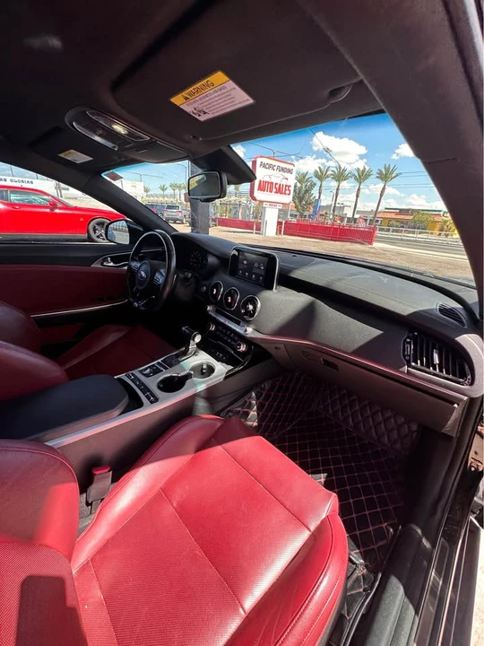 2020 Kia Stinger GT - Image 10 of 17