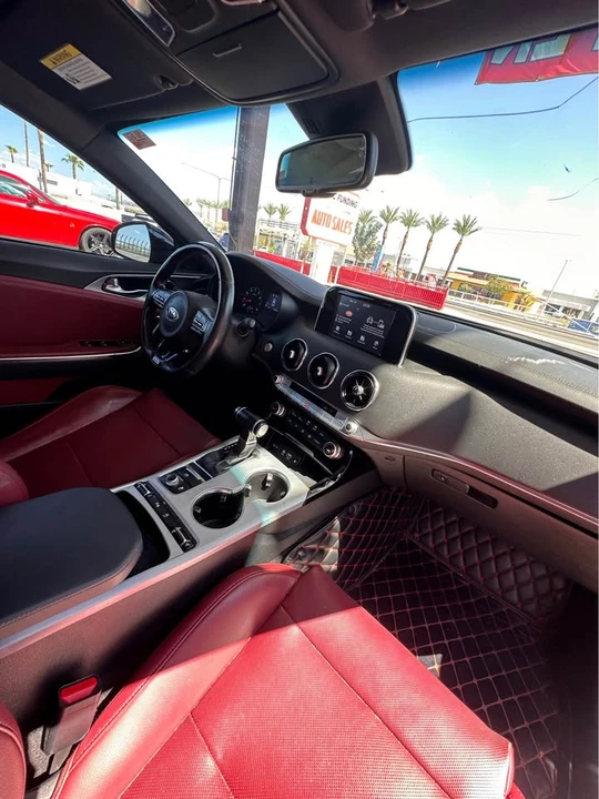 2020 Kia Stinger GT - Image 11 of 20