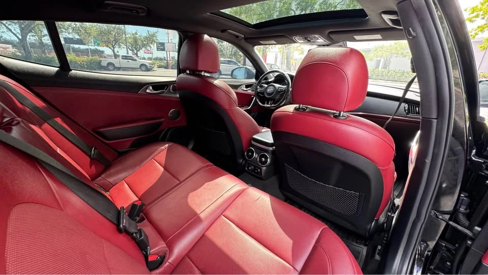 2020 Kia Stinger GT - Image 15 of 20