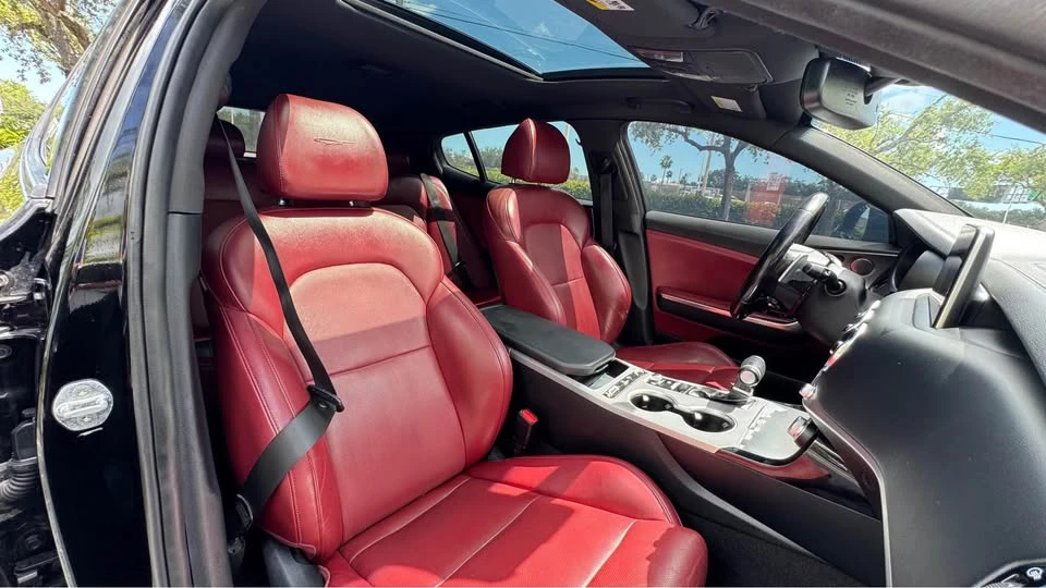2020 Kia Stinger GT - Image 11 of 20