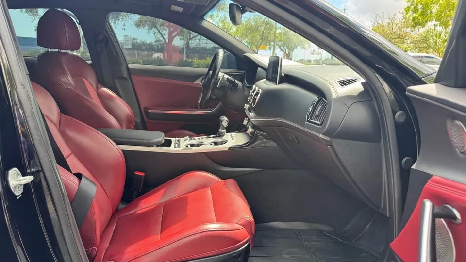 2020 Kia Stinger GT - Image 12 of 20