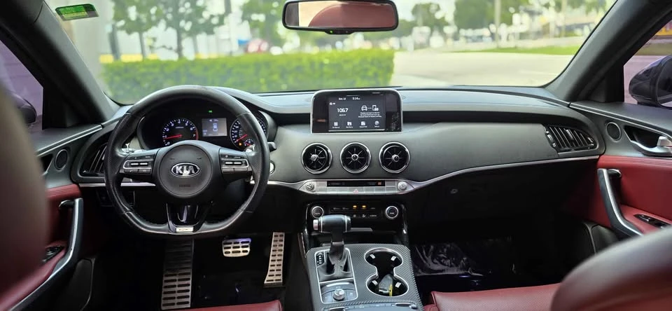 2020 Kia Stinger GT - Image 9 of 11