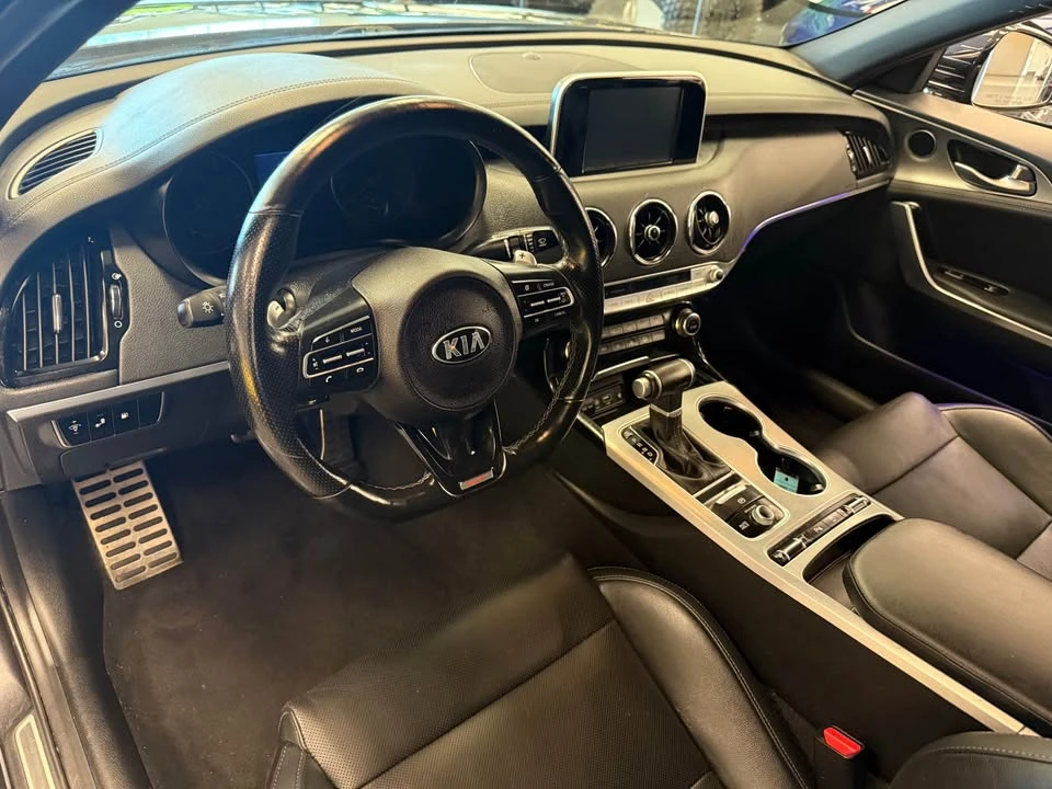 2020 Kia Stinger GT - Image 8 of 20