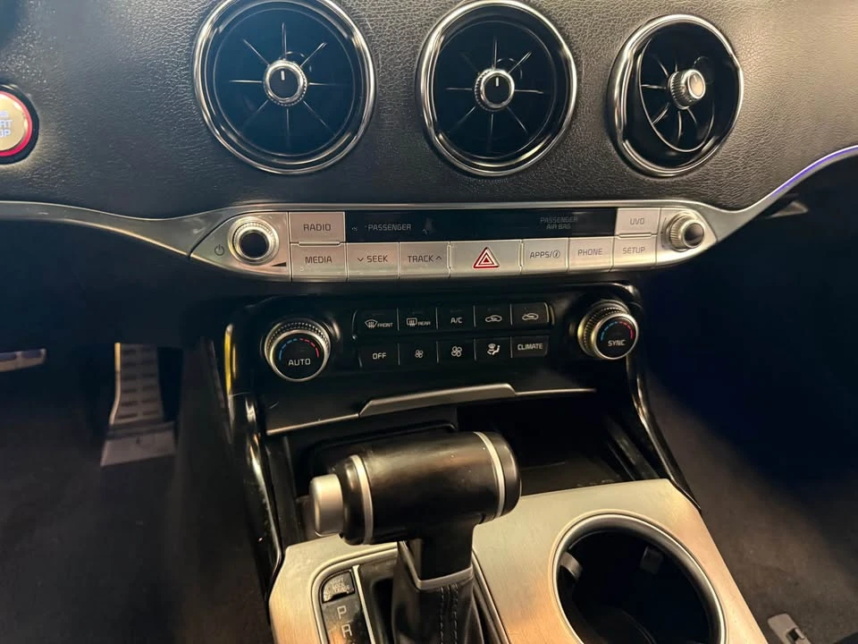 2020 Kia Stinger GT - Image 11 of 20