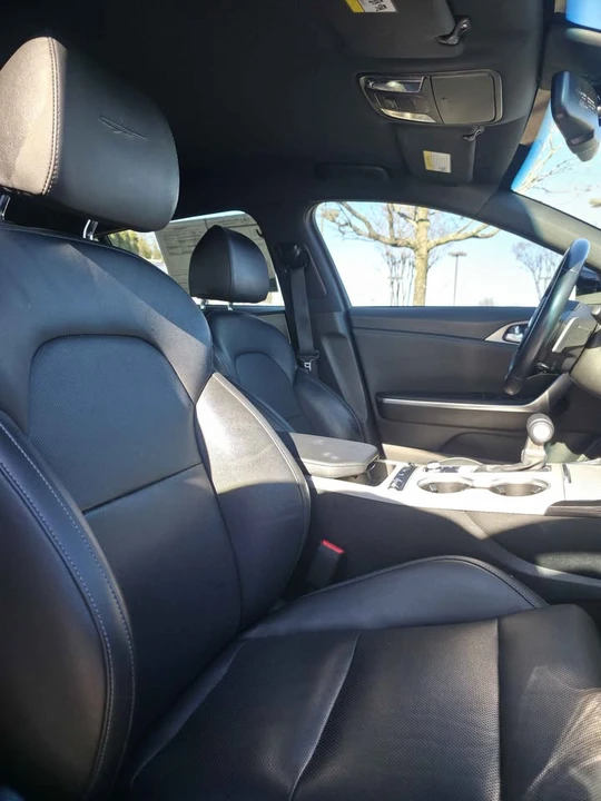 2020 Kia Stinger GT - Image 7 of 10