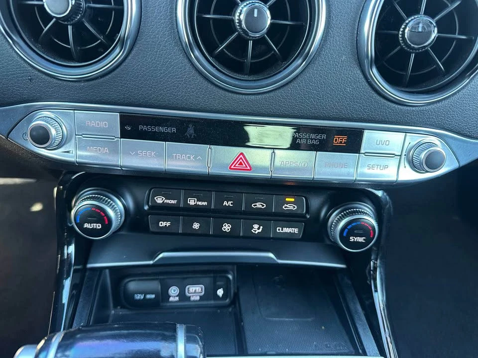 2020 Kia Stinger GT - Image 18 of 20