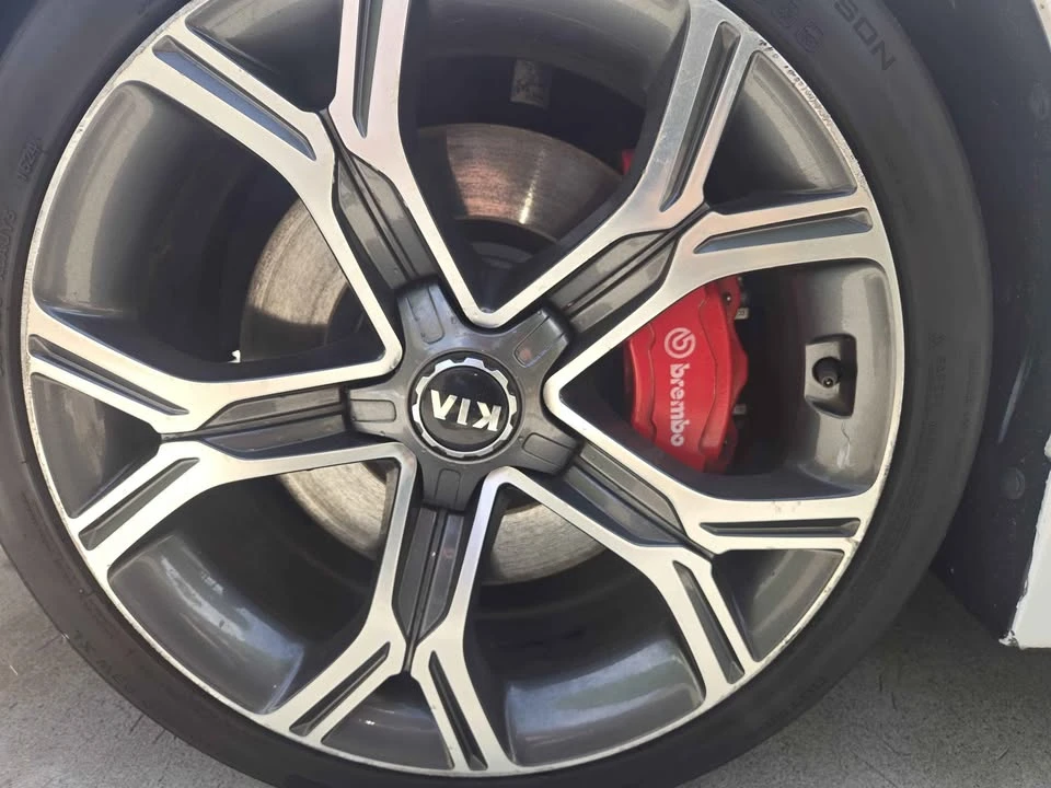 2020 Kia Stinger GT - Image 9 of 9