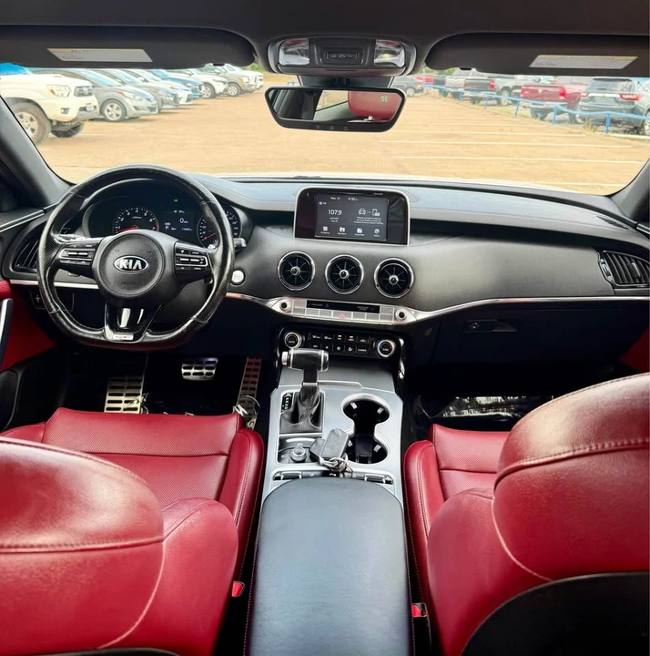 2020 Kia Stinger GT - Image 7 of 16