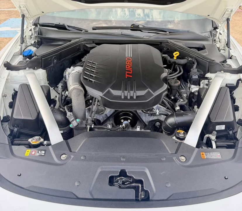 2020 Kia Stinger GT - Image 14 of 16