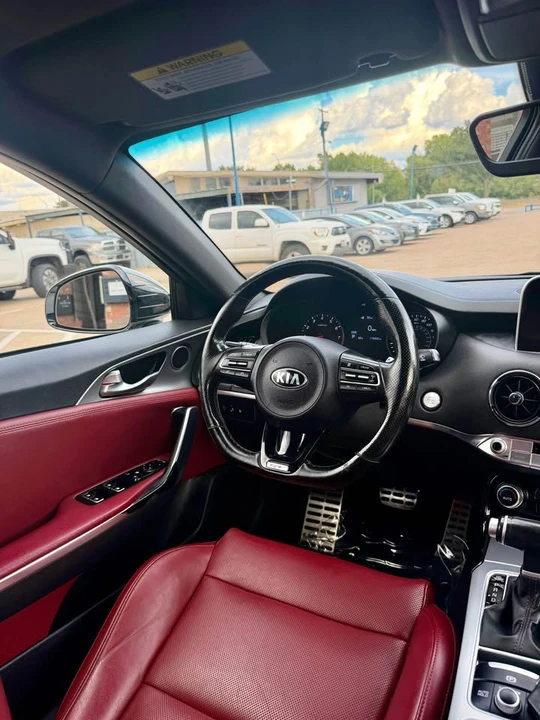 2020 Kia Stinger GT - Image 11 of 15