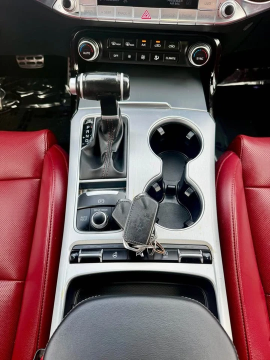 2020 Kia Stinger GT - Image 8 of 15
