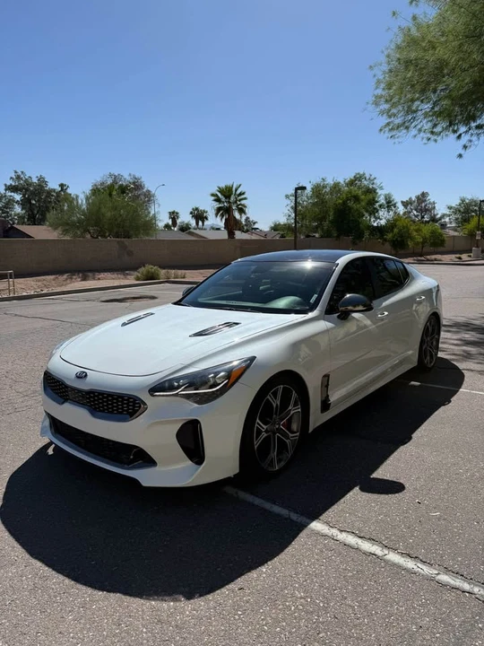 2020 Kia Stinger GT - Image 2 of 10