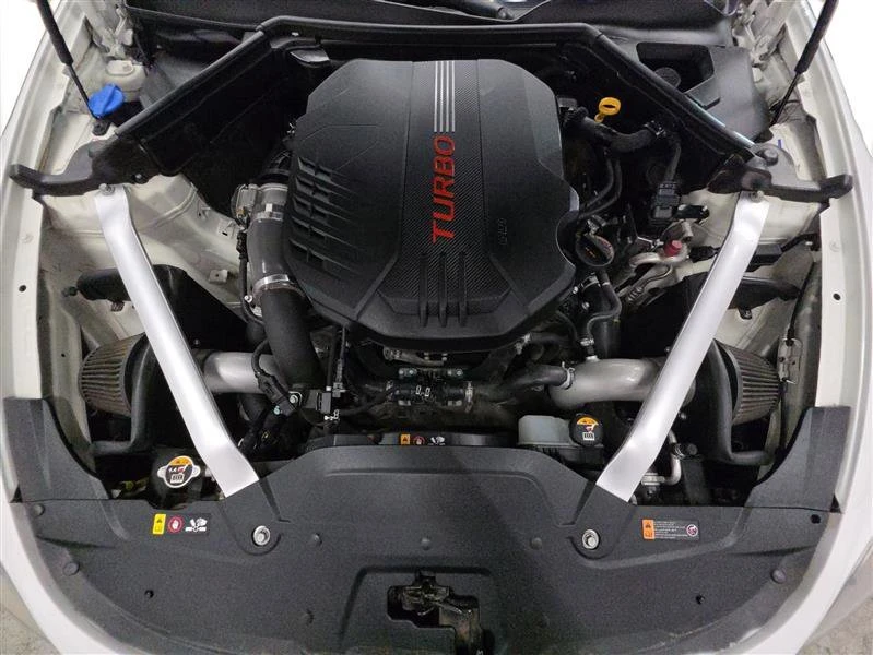 2020 Kia Stinger GT - Image 10 of 19