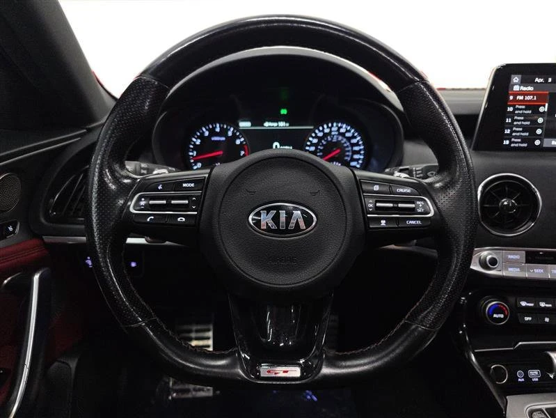 2020 Kia Stinger GT - Image 16 of 19