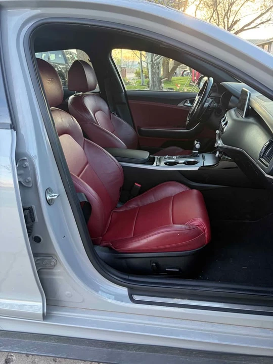 2020 Kia Stinger GT - Image 7 of 10