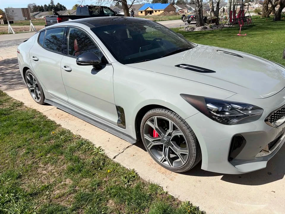 2020 Kia Stinger GT - Image 2 of 10