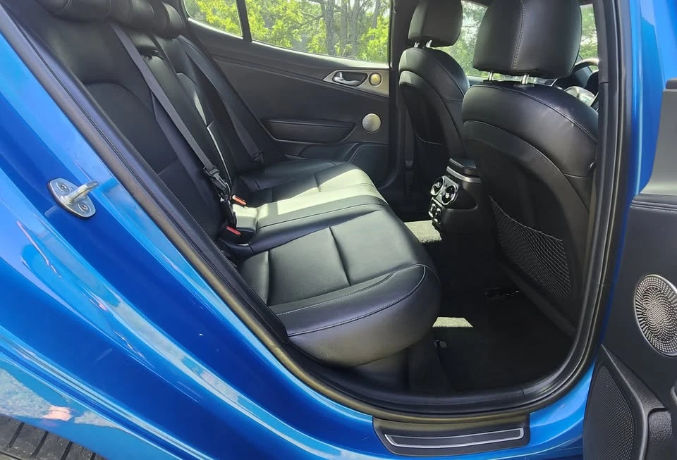 2020 Kia Stinger GT - Image 8 of 15