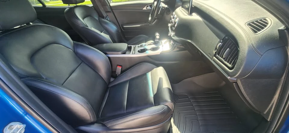 2020 Kia Stinger GT - Image 10 of 15