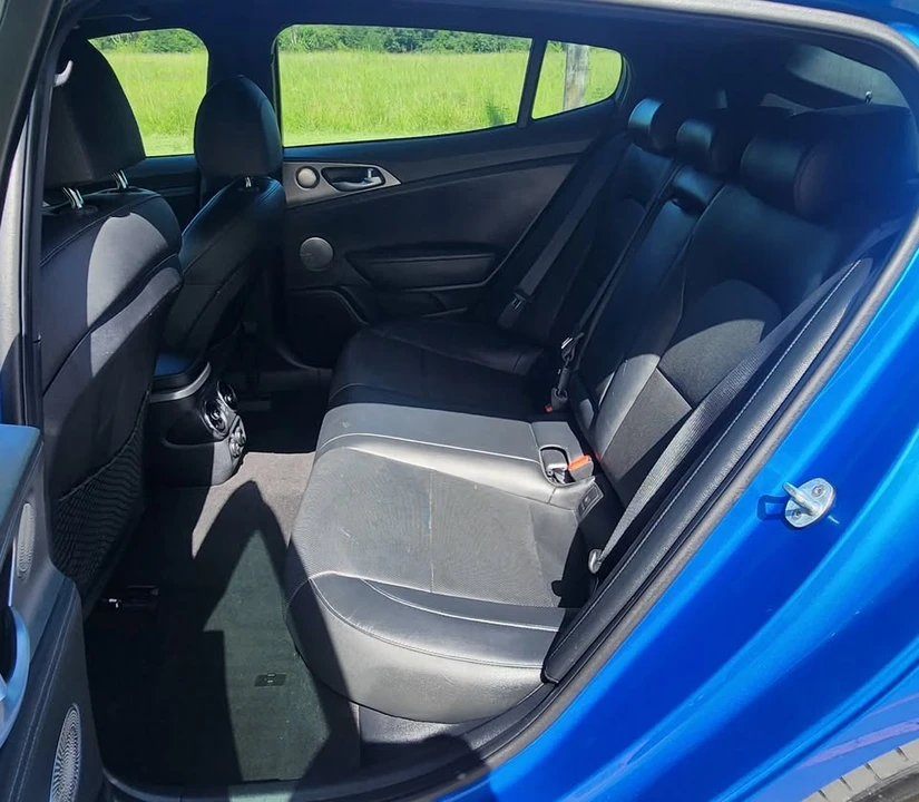2020 Kia Stinger GT - Image 9 of 15