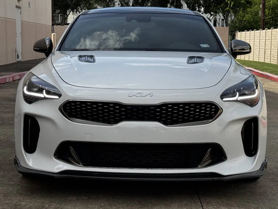 2020 Kia Stinger GT - Image 8 of 12