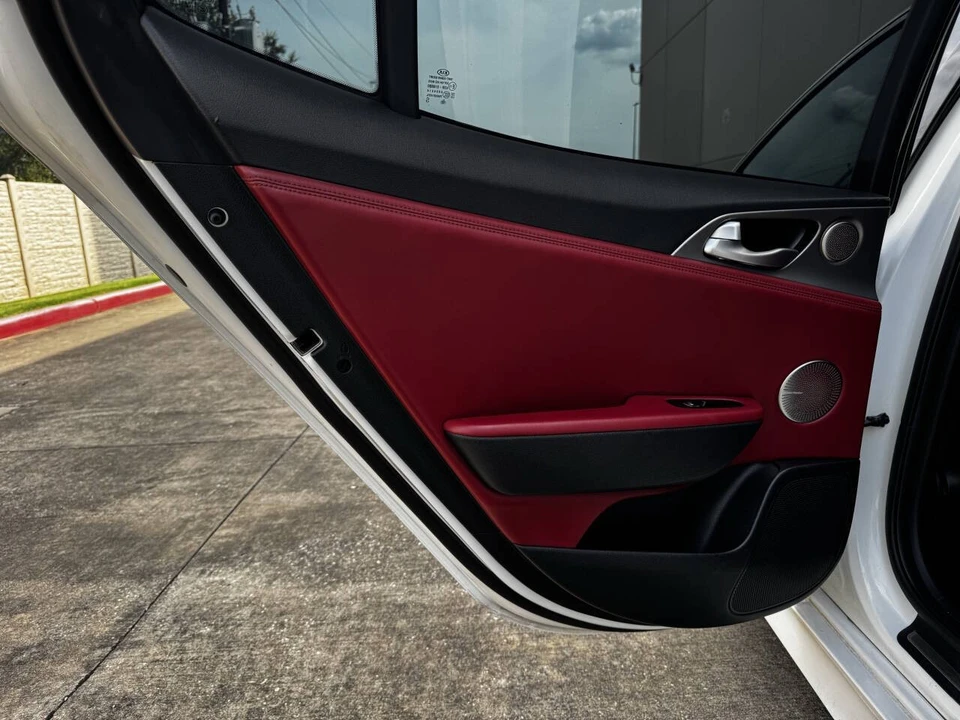 2020 Kia Stinger GT - Image 11 of 12