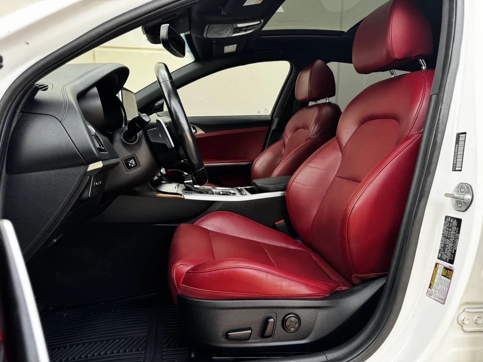 2020 Kia Stinger GT - Image 10 of 12