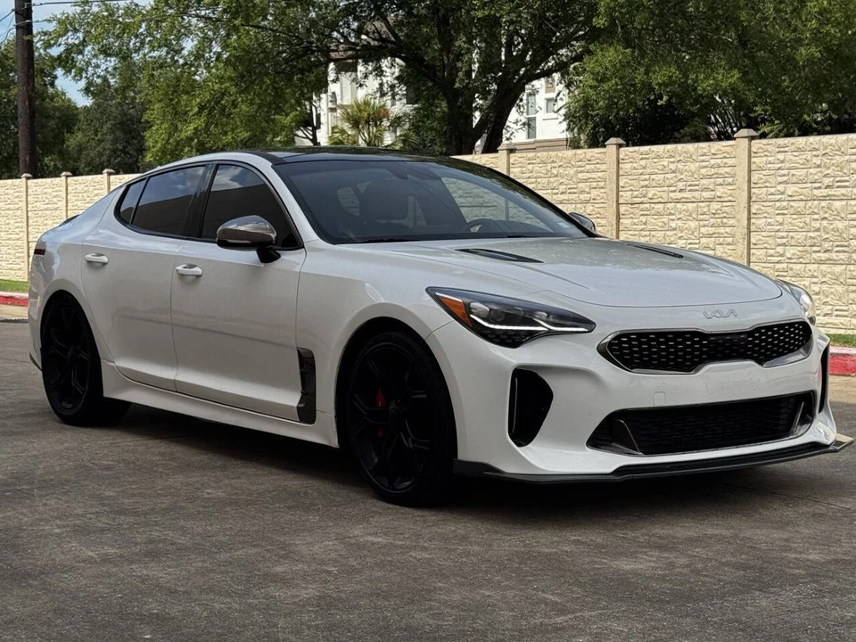 2020 Kia Stinger GT - Image 8 of 12