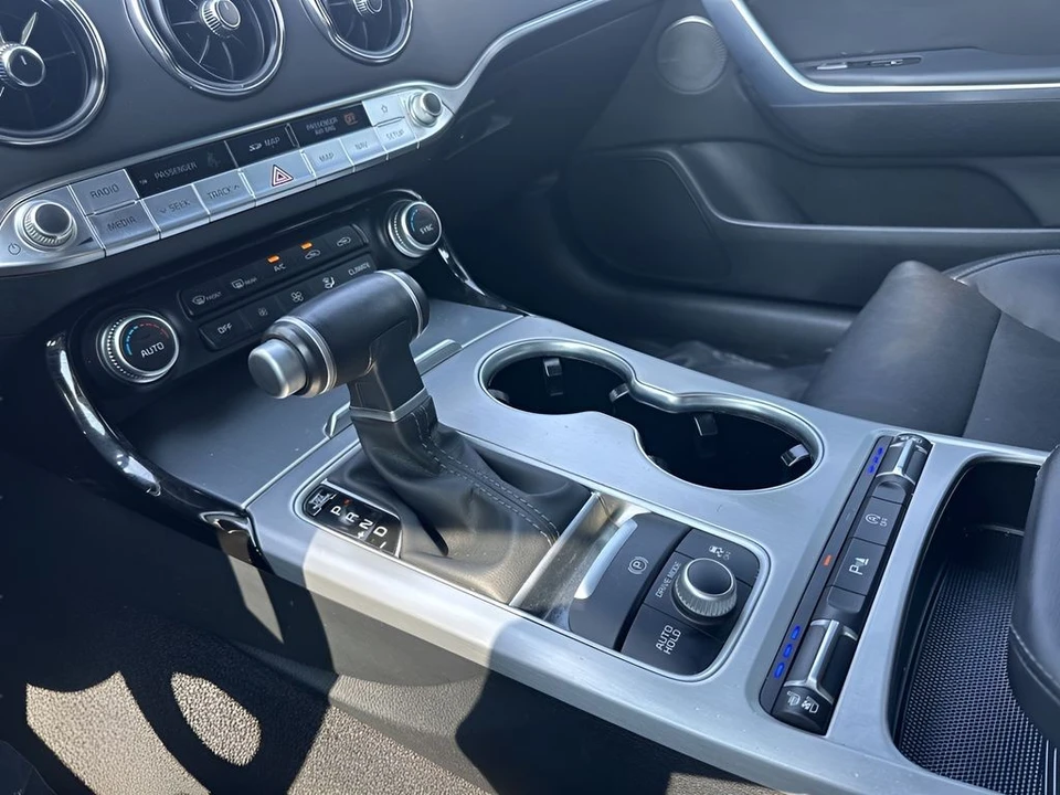 2020 Kia Stinger GT - Image 17 of 21