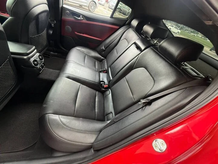2020 Kia Stinger GT - Image 10 of 16
