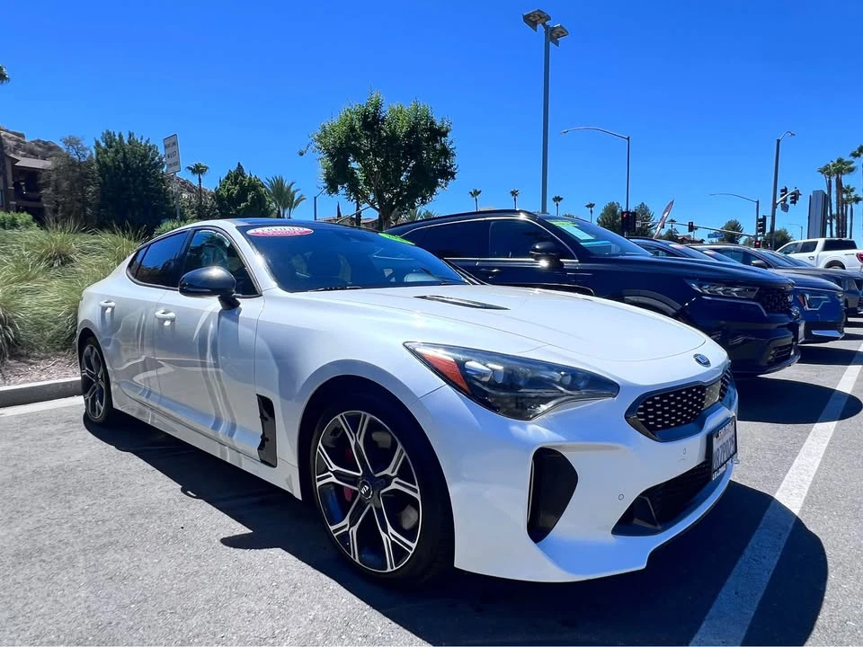 2020 Kia Stinger GT - Image 2 of 10
